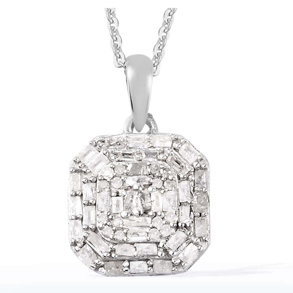 42.) New Natural White Diamond Pendant Necklace